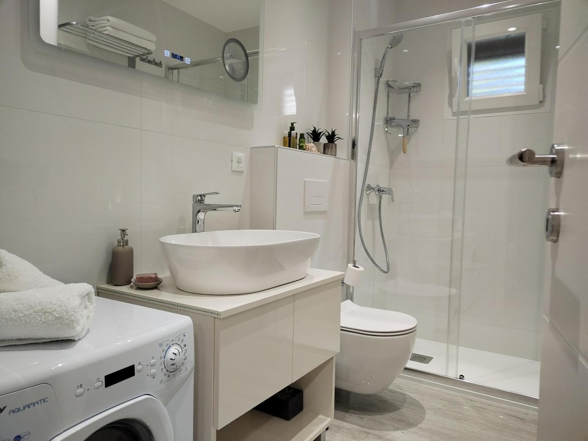 Beachfront Suncana Apartman *