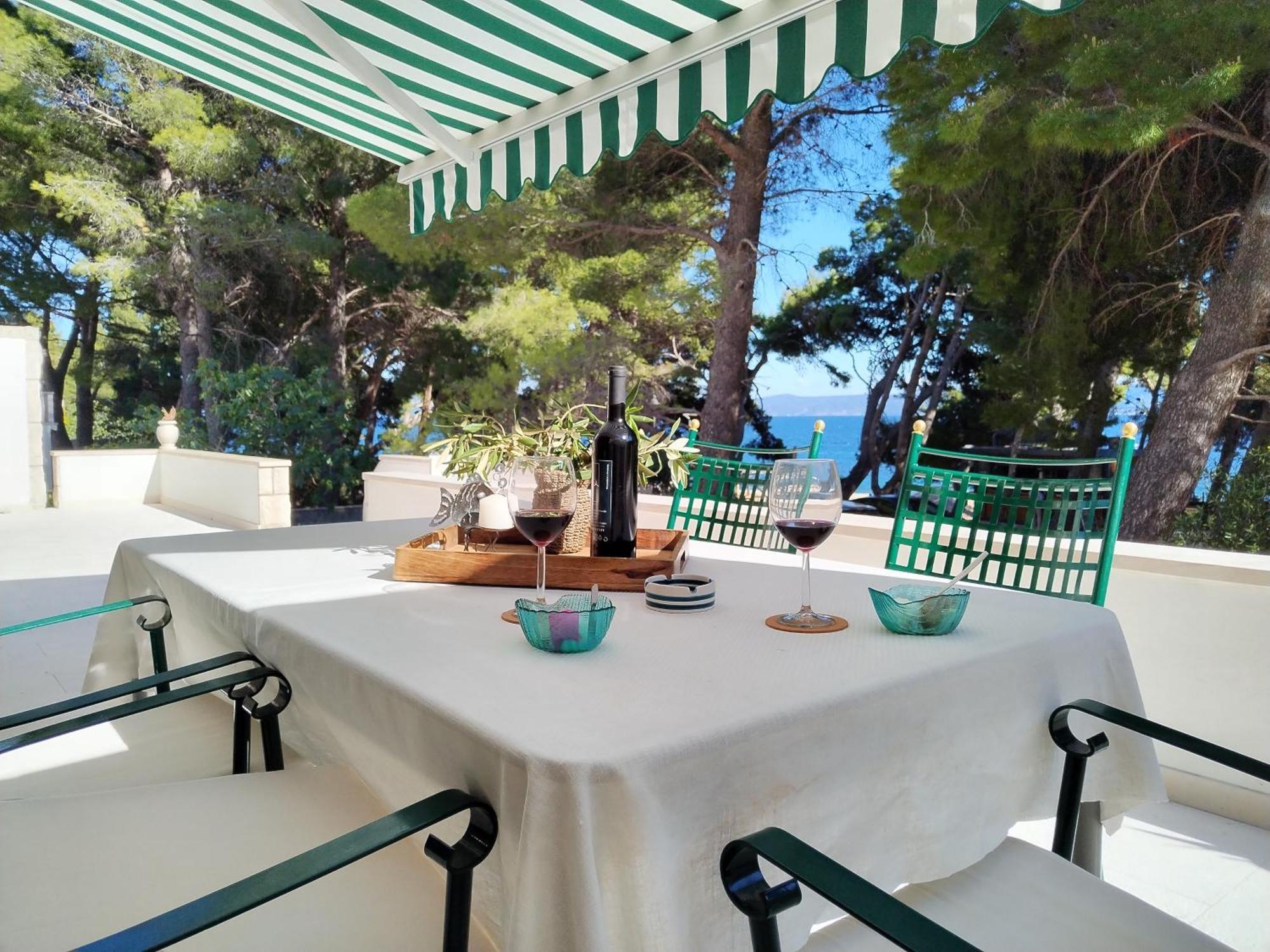 Beachfront Suncana Apartman Bol